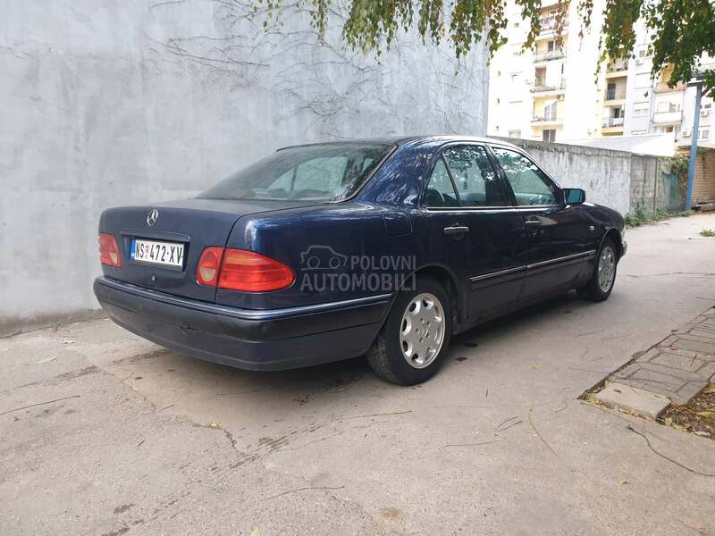 Mercedes Benz E 200 