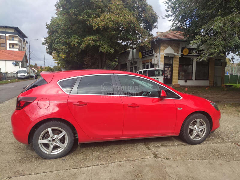 Opel Astra J 1,4 T