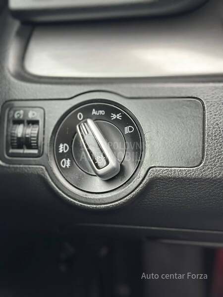 Volkswagen Passat B7 N A V I / N O V