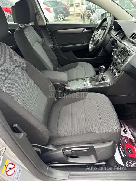 Volkswagen Passat B7 N A V I / N O V