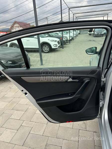 Volkswagen Passat B7 N A V I / N O V