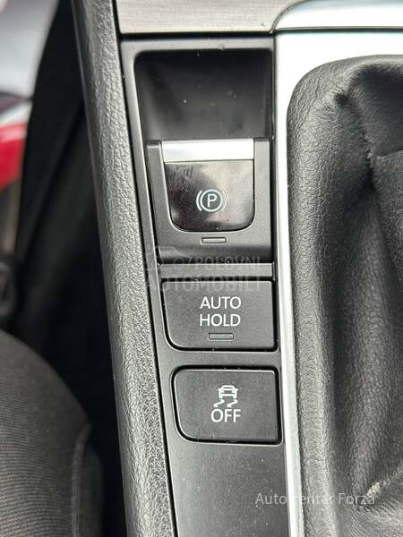Volkswagen Passat B7 N A V I / N O V