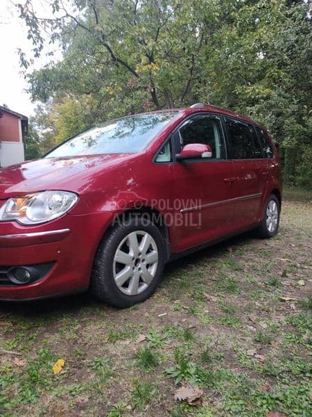 Volkswagen Touran 2.0/DSG/MULTIMEDIA