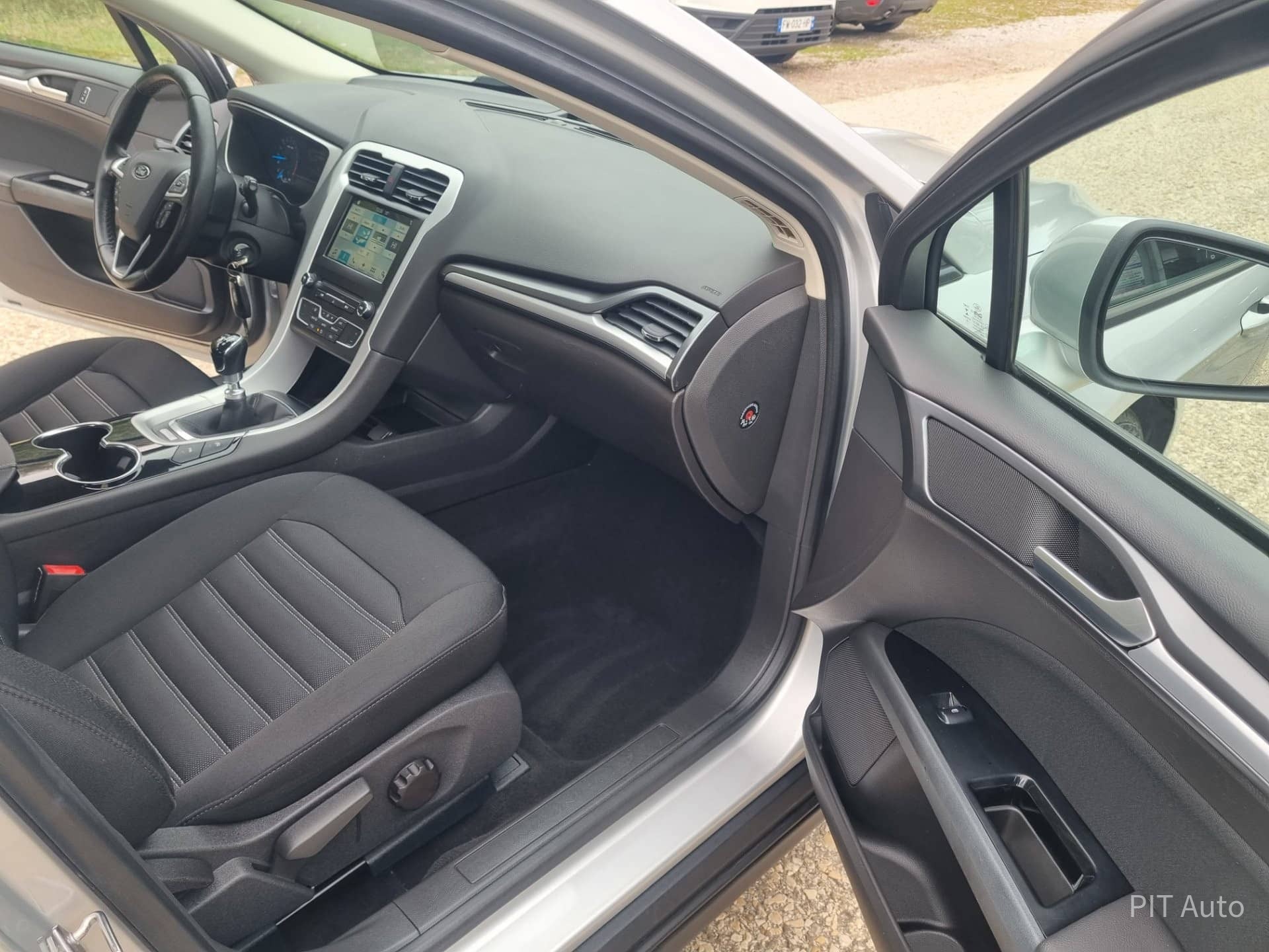 Ford Mondeo TITANIUM