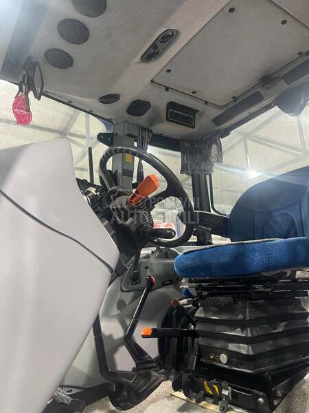 New Holland T5060