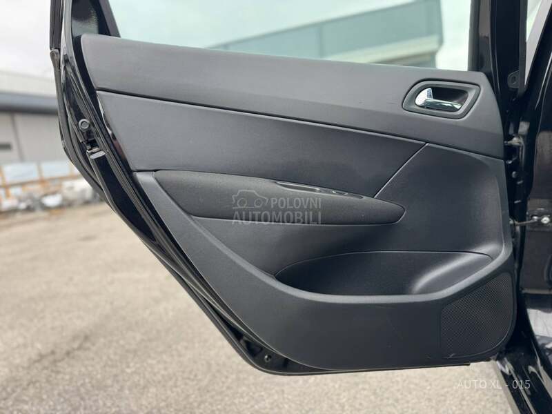 Peugeot 308 1.6 HDI / PANO