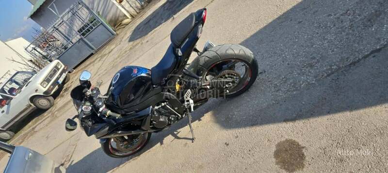 Suzuki GSX R750  K9