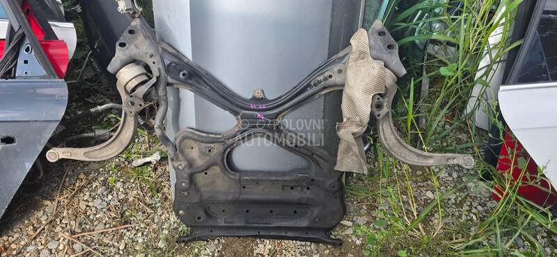 Sanjke kolevka prednji most