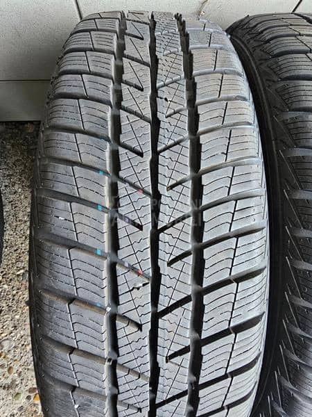 Barum 185/60 R15 Zimska