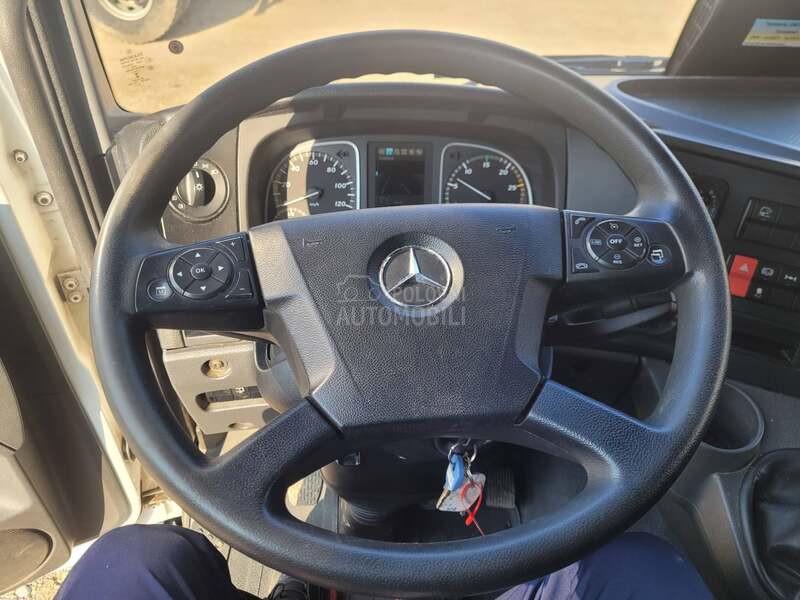 Mercedes Benz Atego 818