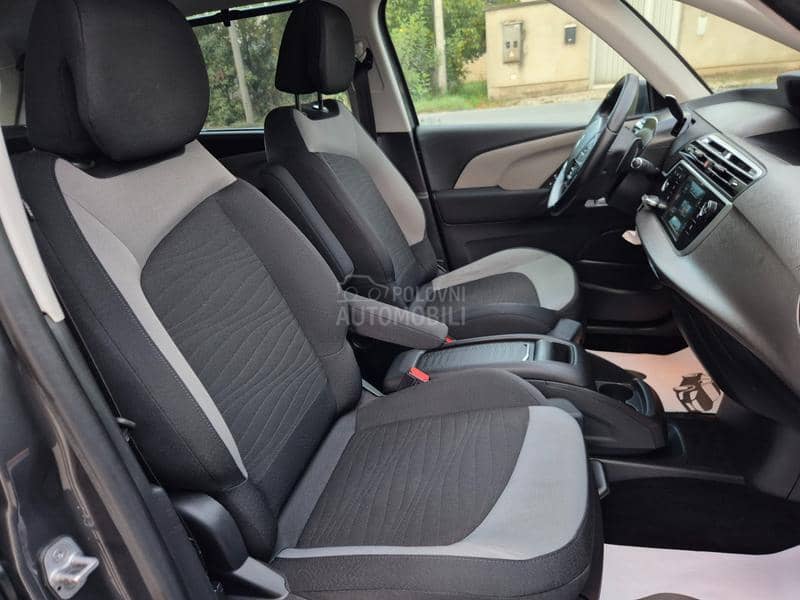 Citroen C4 Picasso 1.6hdi A.u.t.o.m. Citroen C4 Picasso 1.6hdi A.u.t.o.m.