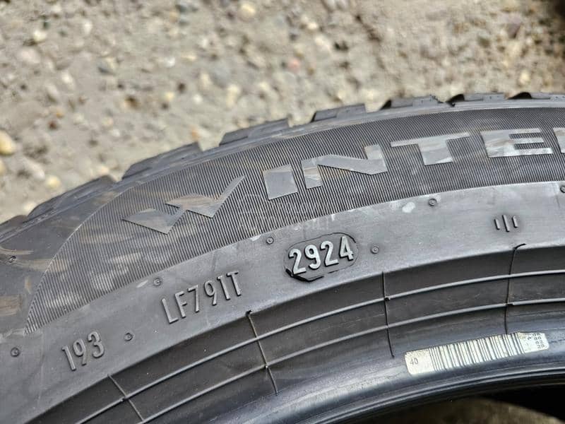 Pirelli 235/50 R19 Zimska