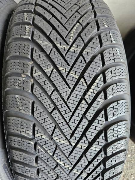 Pirelli 235/50 R19 Zimska