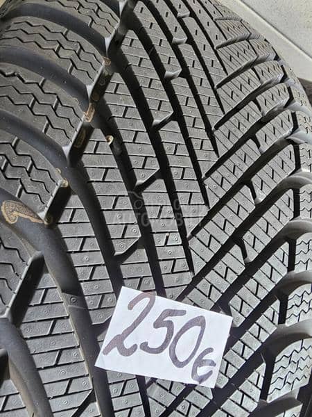 Pirelli 235/50 R19 Zimska