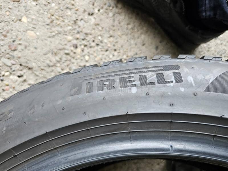 Pirelli 235/50 R19 Zimska