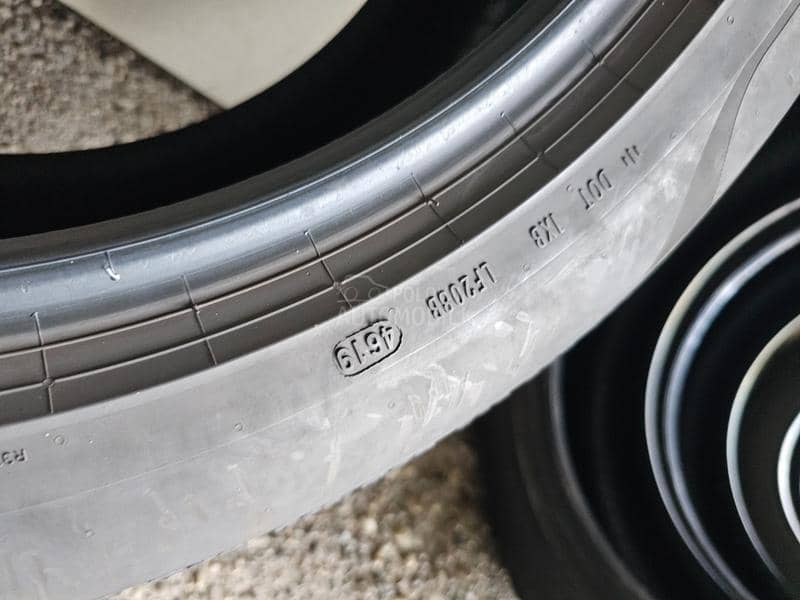 Pirelli 235/50 R19 Zimska