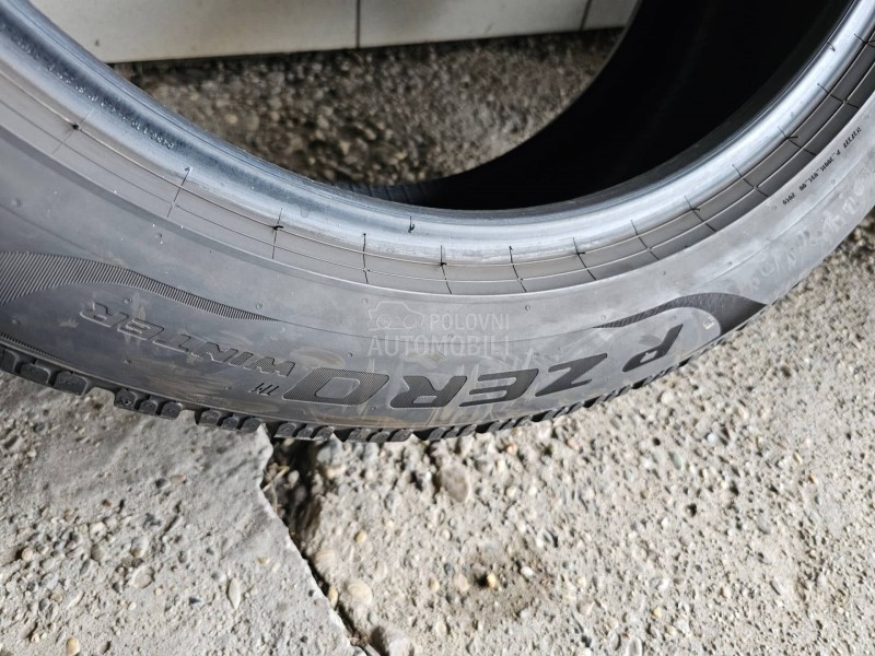 Pirelli 235/50 R19 Zimska