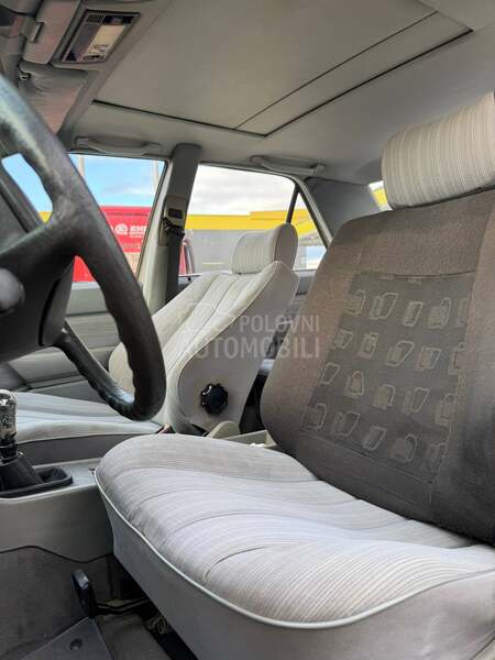 Mercedes Benz E 124 2.3 Redni