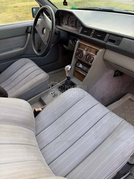 Mercedes Benz E 124 2.3 Redni