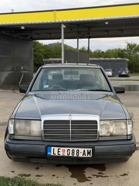 Mercedes Benz E 124 2.3 Redni