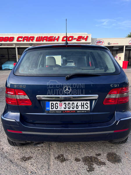 Mercedes Benz B 180 
