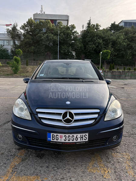 Mercedes Benz B 180 