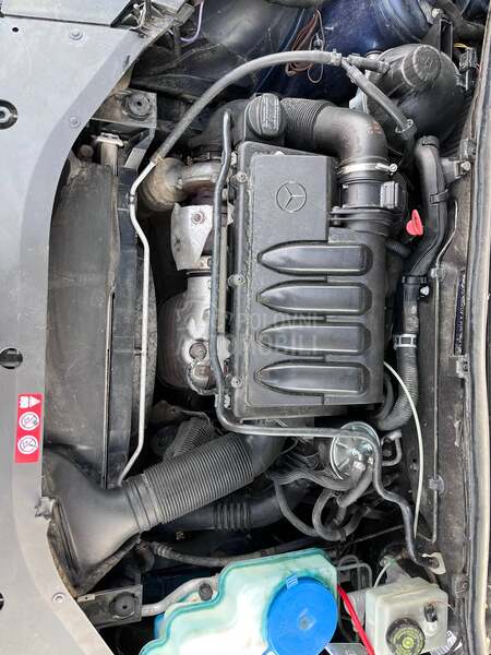 Mercedes Benz B 180 