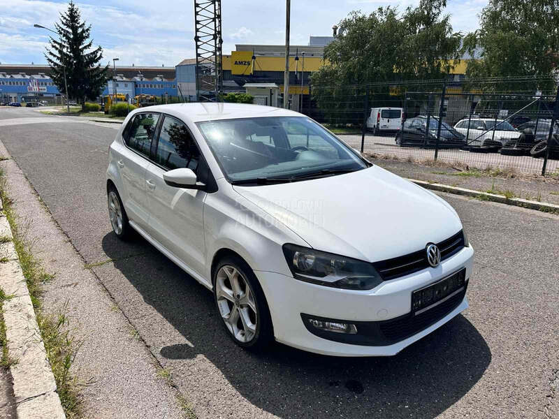 PREDNJA DESNA VRATA POLO 6R