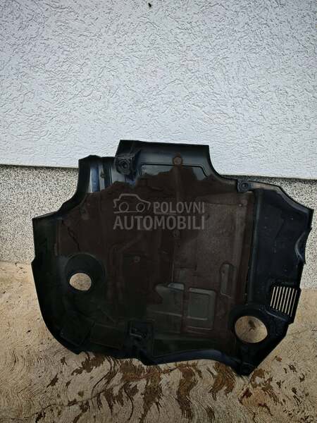 poklopac motora