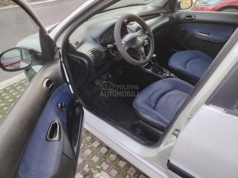 Peugeot 206 1.1