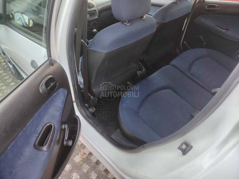 Peugeot 206 1.1