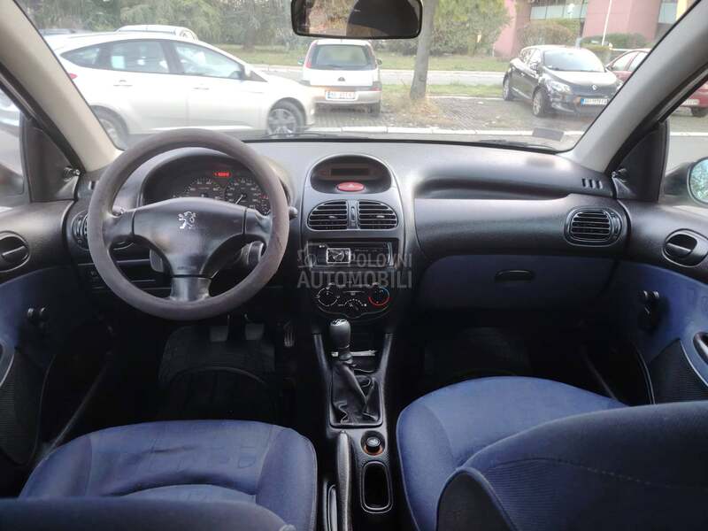 Peugeot 206 1.1