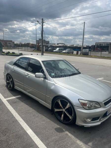 Lexus IS 200 