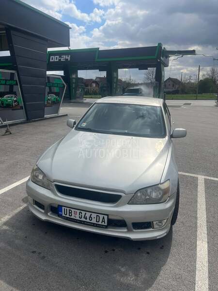 Lexus IS 200 