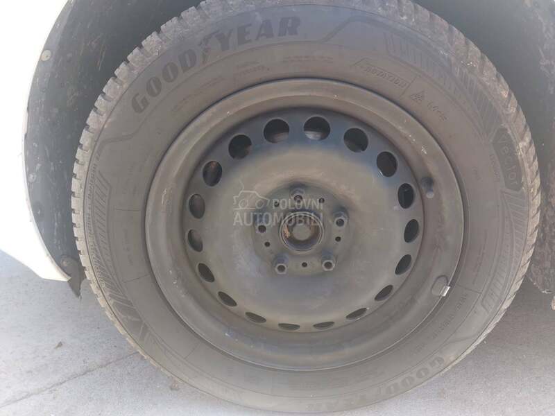 Goodyear 195/65 R15 Zimska