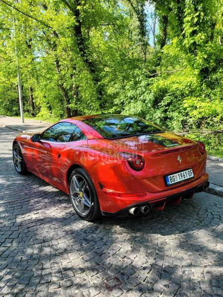 Ferrari California V8