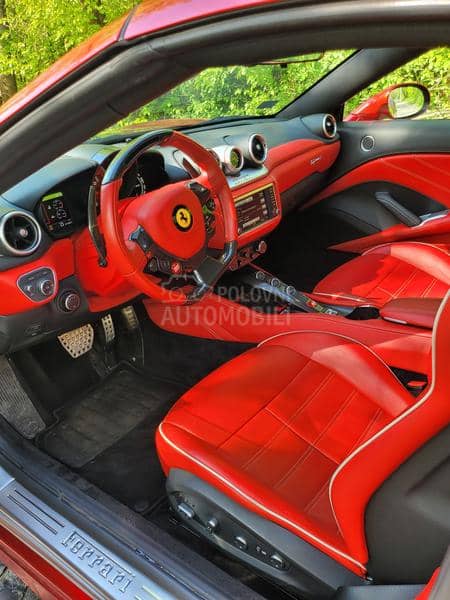 Ferrari California V8