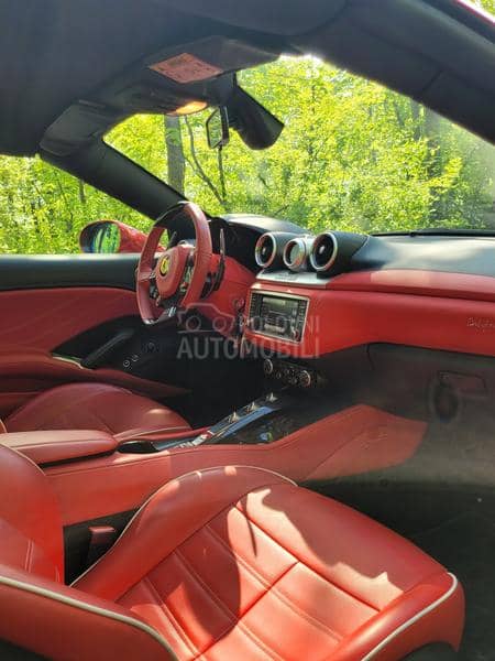 Ferrari California V8