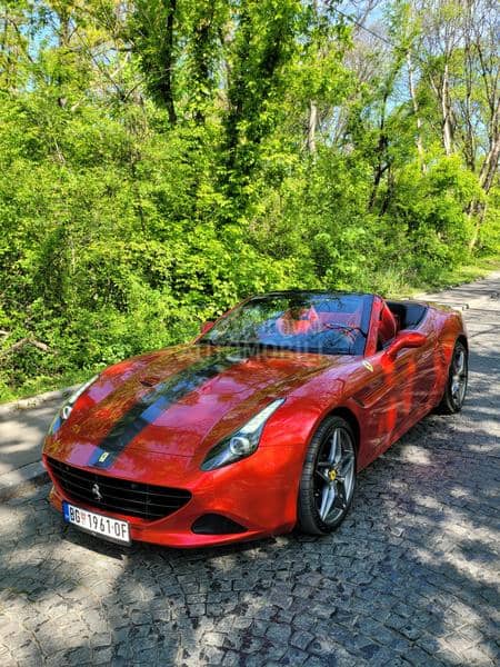 Ferrari California V8