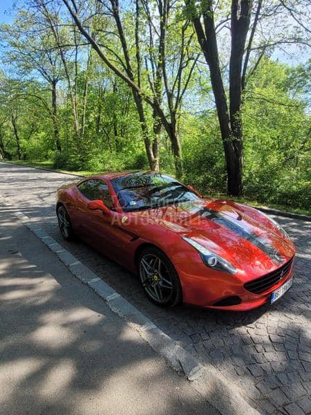 Ferrari California V8