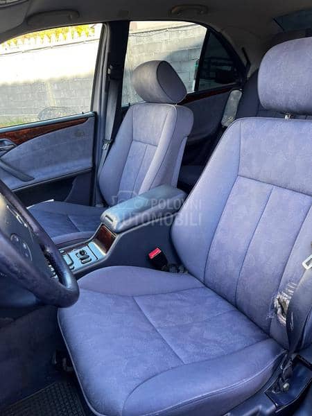 Mercedes Benz E 220 elegance