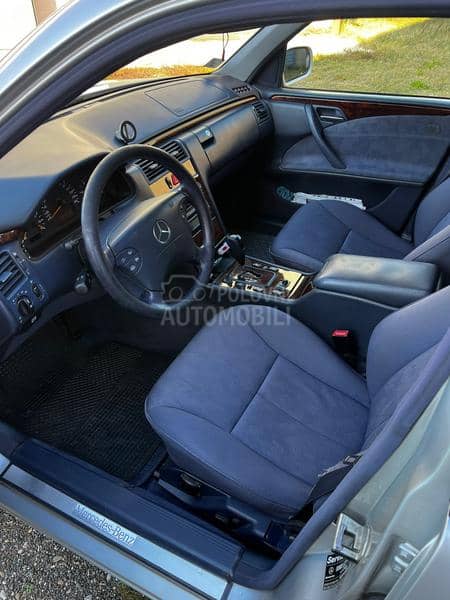 Mercedes Benz E 220 elegance