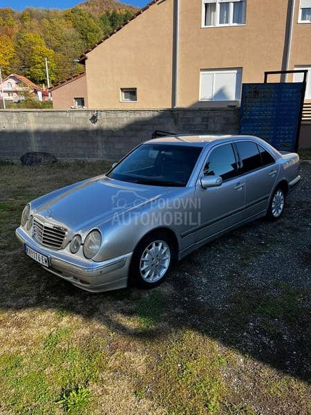 Mercedes Benz E 220 elegance