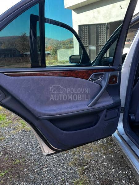 Mercedes Benz E 220 elegance