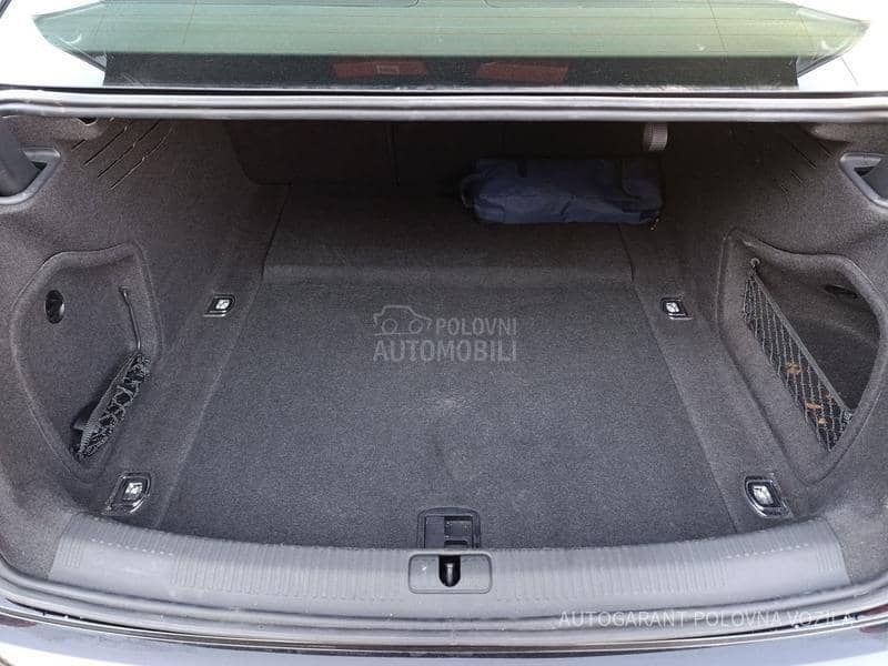 Audi A4 LIMOUSINE A/T HYBRID