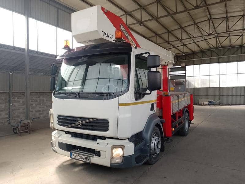 Volvo FL240 4X2