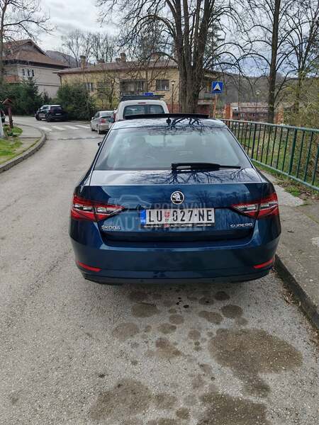 Škoda Superb 