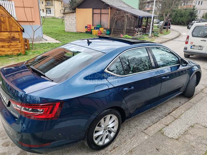Škoda Superb 