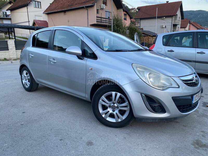 Opel Corsa D Cosmo