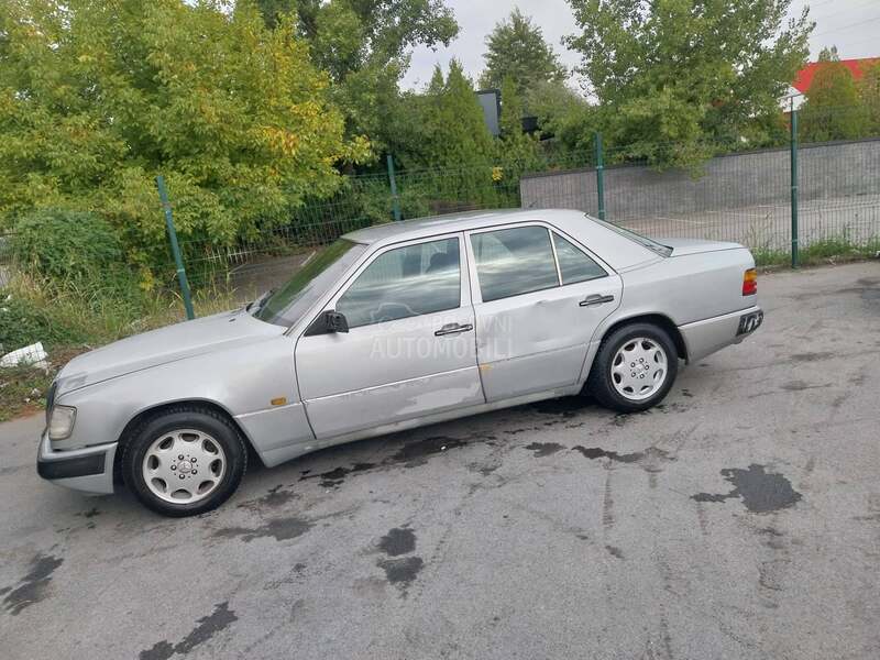 Mercedes Benz E 124 e200